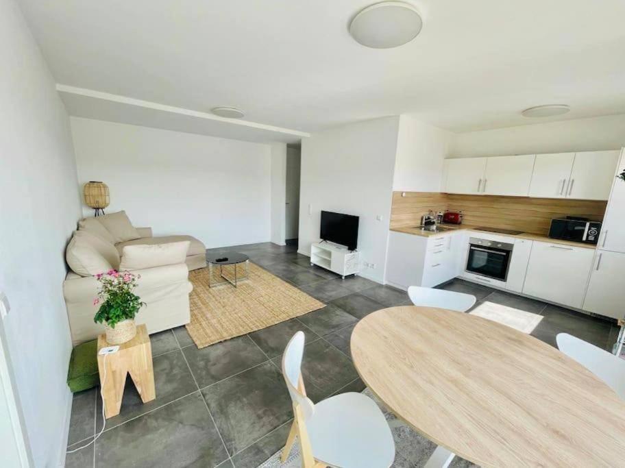 Charming 1 Bedroom Flat W Terrace&parking-67b Appartement *